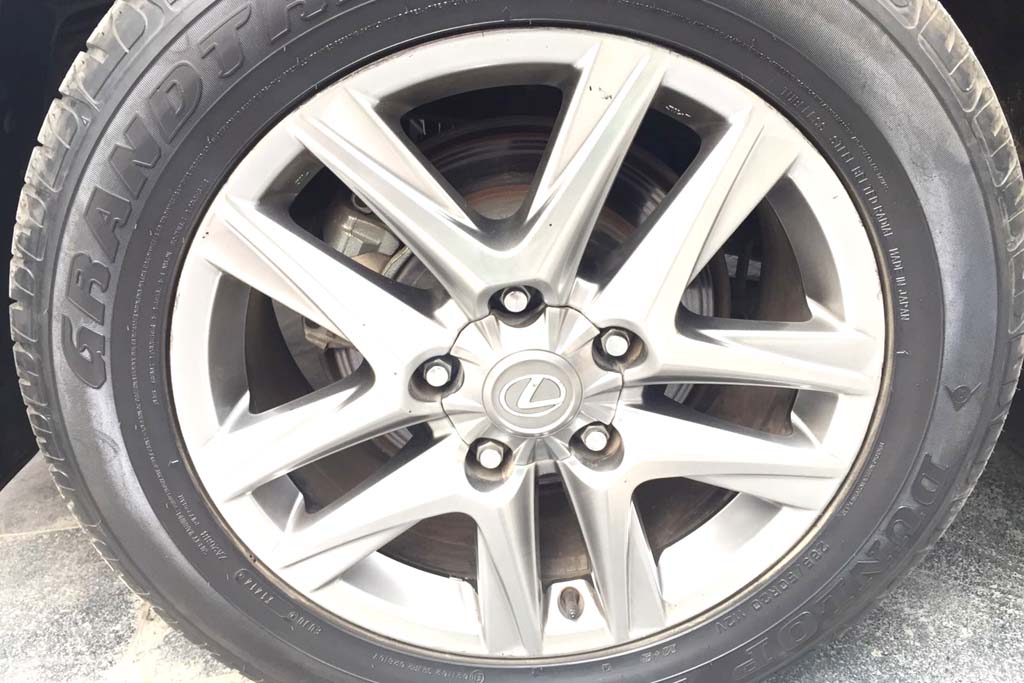 Lexus LX 570 wheel