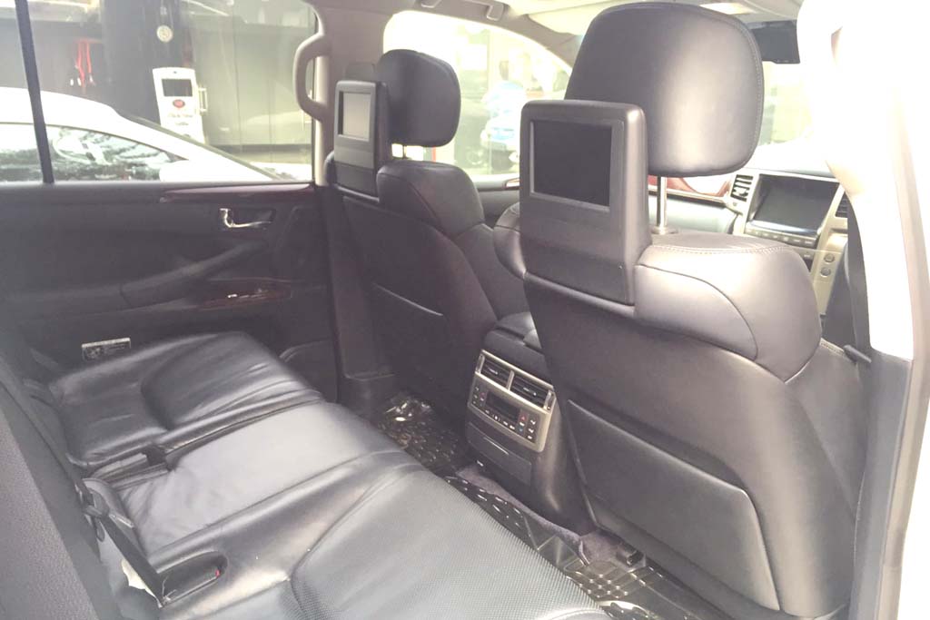 Lexus LX 570 door view of rear seats