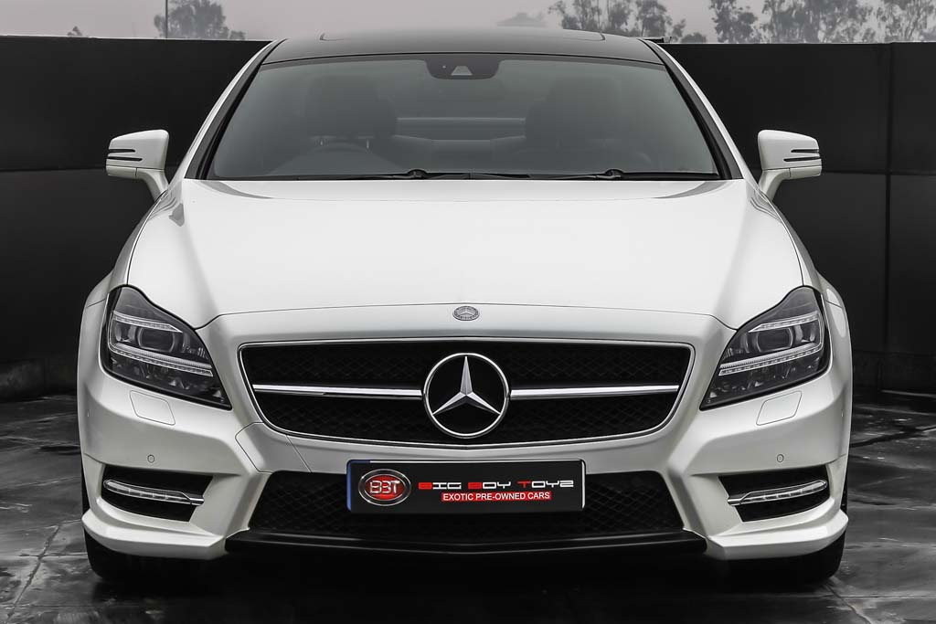 Mercedes-Benz CLS 350 front view