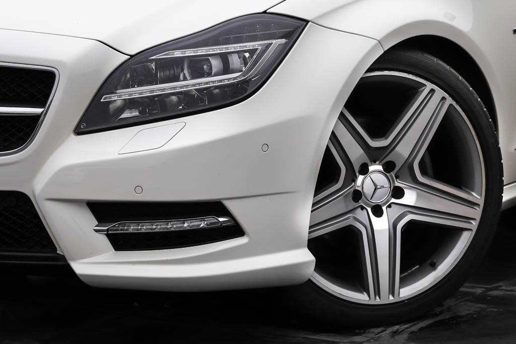 Mercedes-Benz CLS 350 headlight
