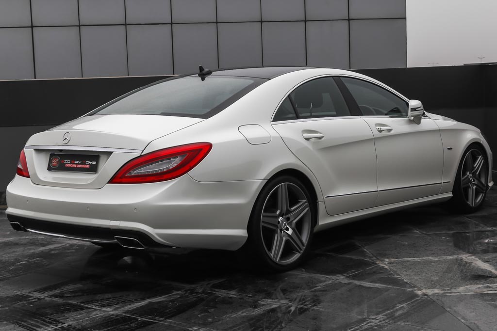 Mercedes-Benz CLS 350 rear right view