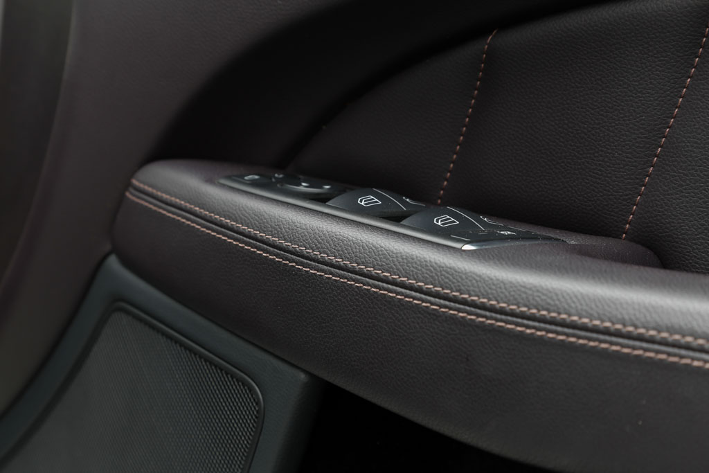 Mercedes-Benz CLS 350 window adjustment controls