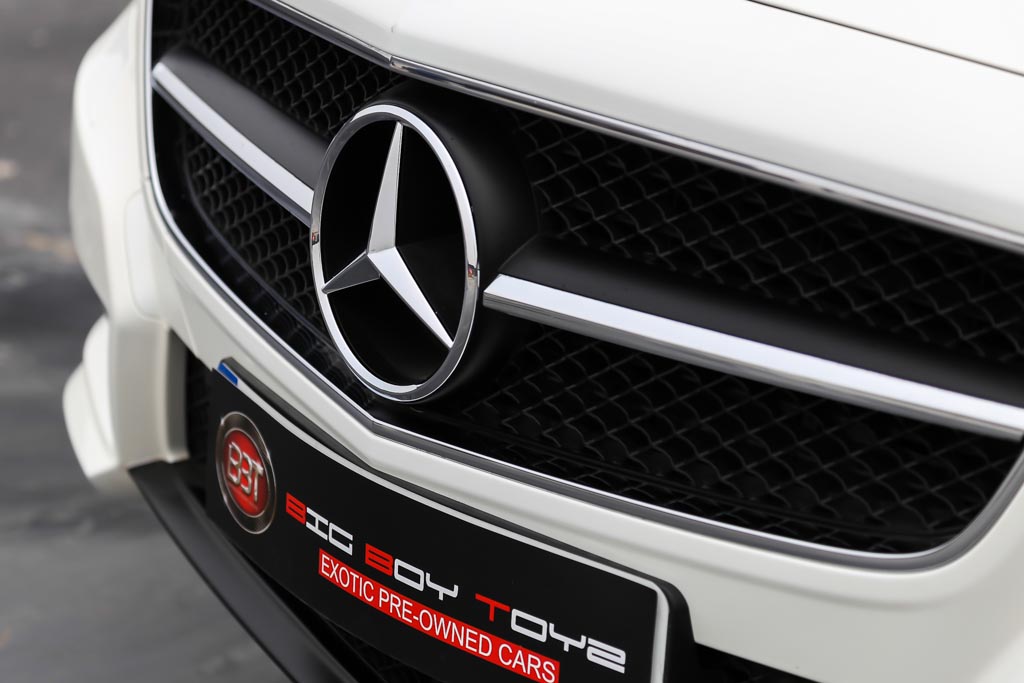 Mercedes-Benz CLS 350 model and badging 1