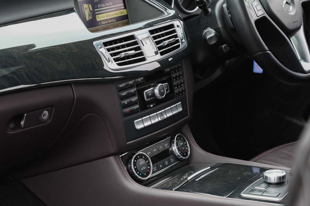 Mercedes-Benz CLS 350 infotainment system