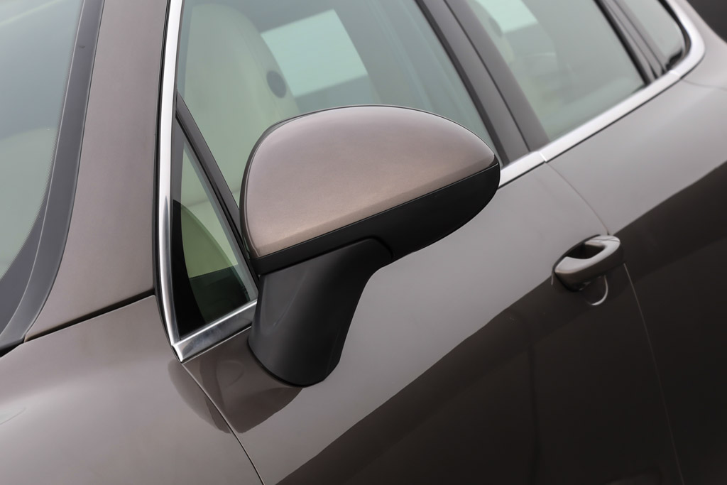 Porsche Cayenne Turbo side mirror