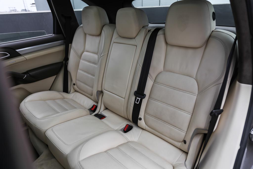 Porsche Cayenne Turbo door view of rear seats