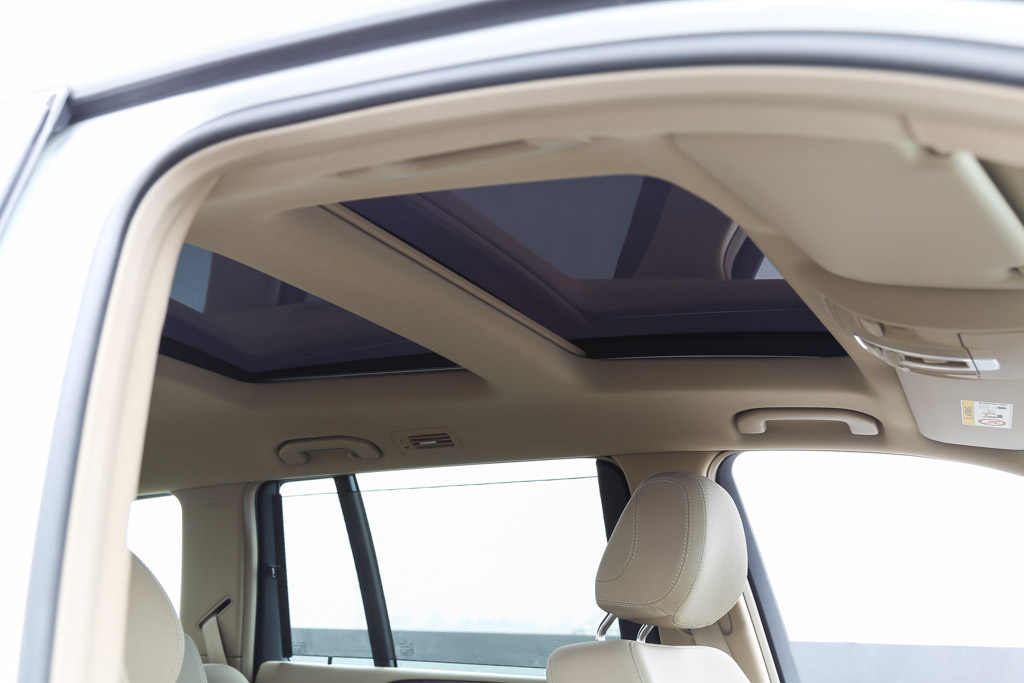 Mercedes-Benz GL350 CDI sunroof 1