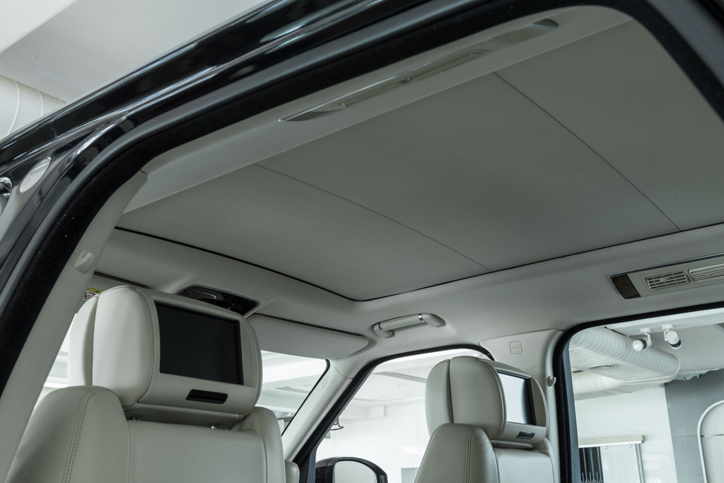 Range Rover Vogue SE sunroof