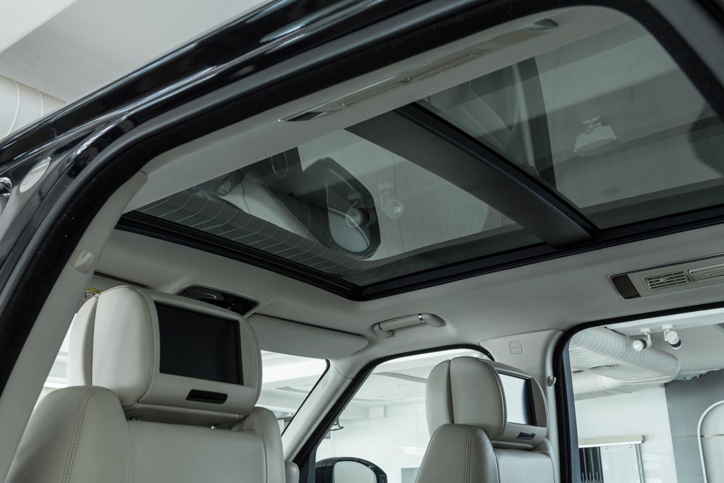 Range Rover Vogue SE sunroof 1