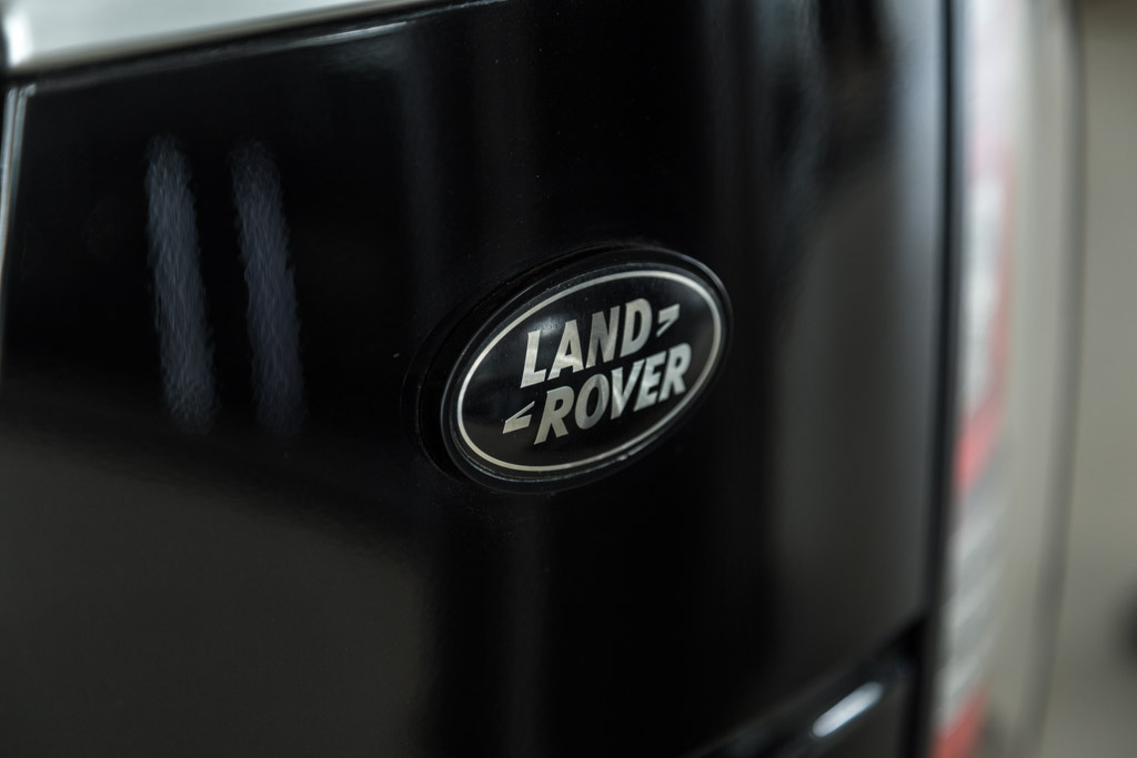 Range Rover Vogue SE model and badging 1