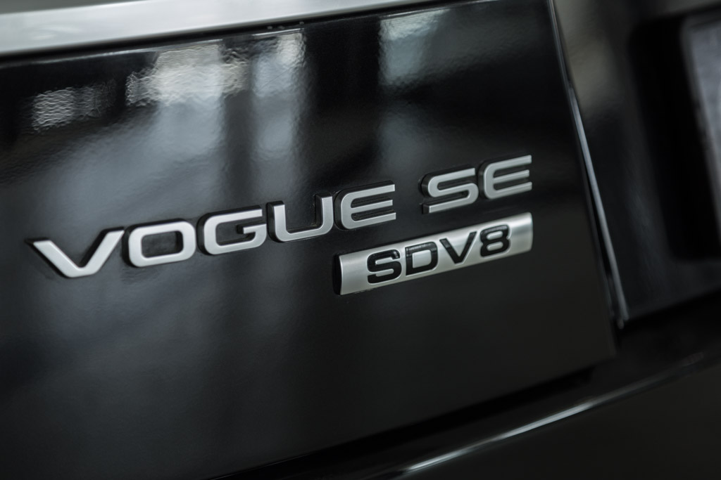 Range Rover Vogue SE model and badging