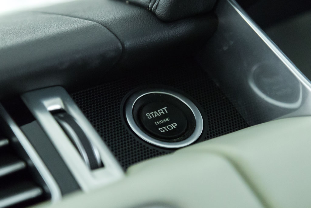 Range Rover Vogue SE push button
