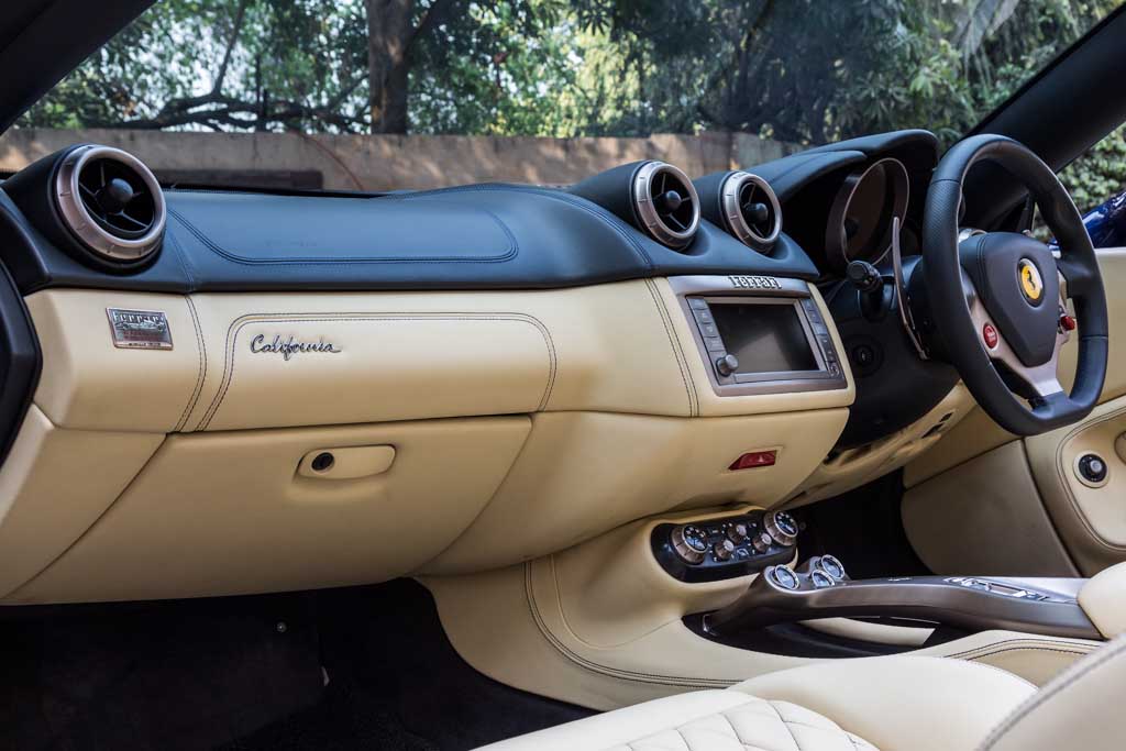 Ferrari California dashboard