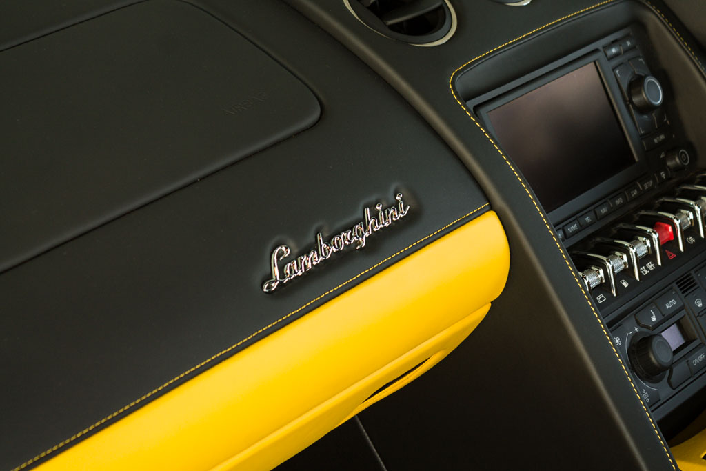 Lamborghini Gallardo LP 560-16 dashboard