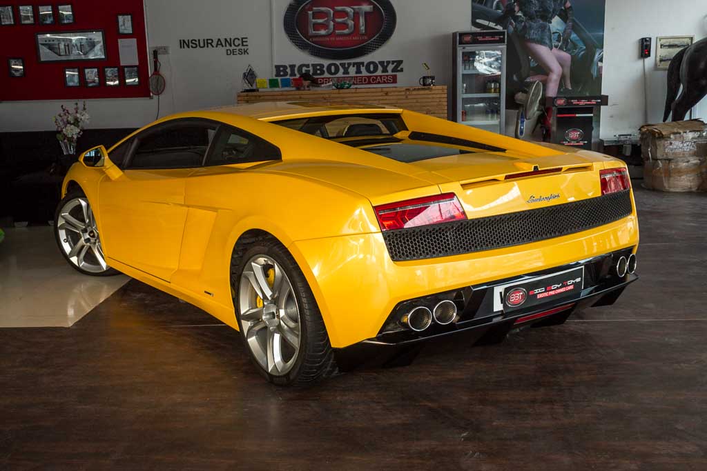 Lamborghini Gallardo LP 560-6 rear right side view