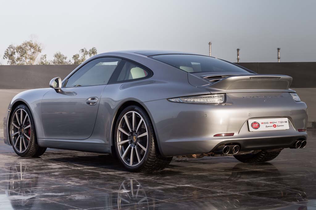 Porsche 911 Carrera S rear left side view
