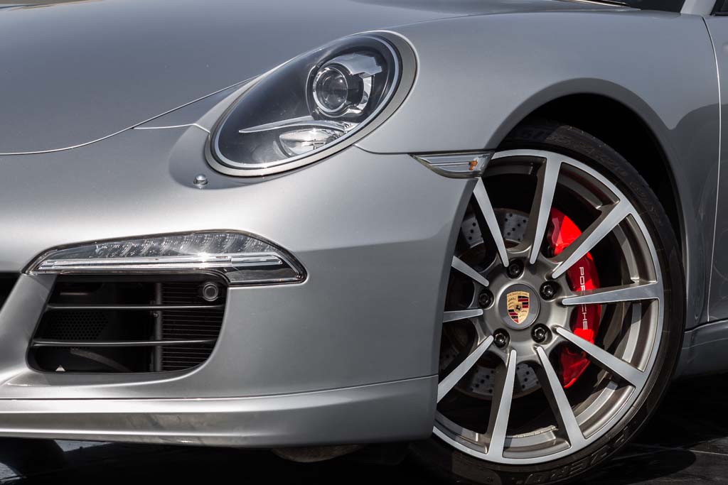 Porsche 911 Carrera S wheel