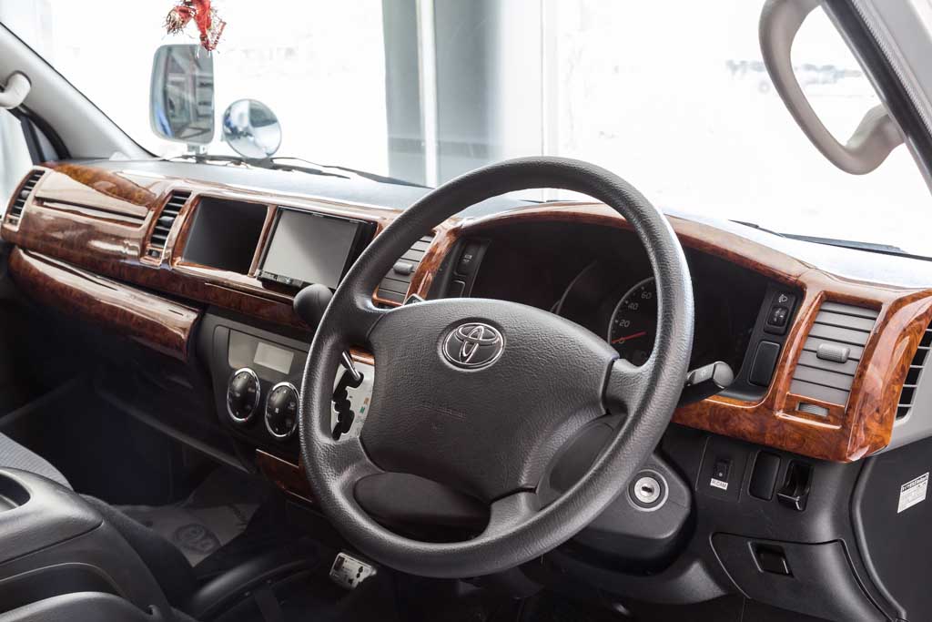 Toyota Hiace Commuter steering wheel