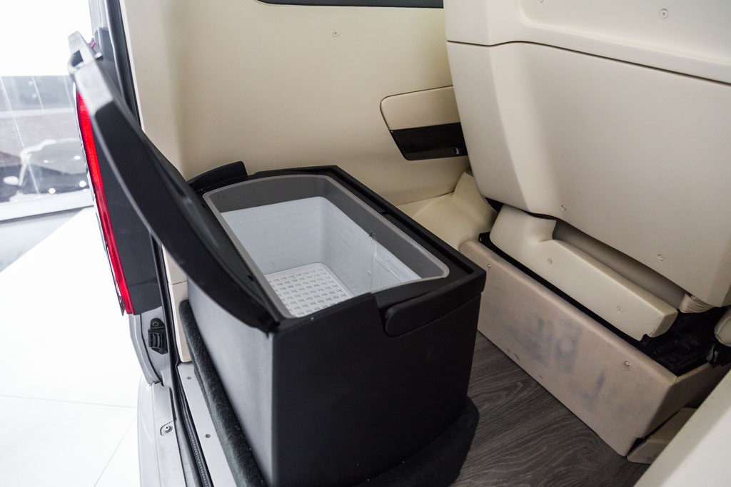 Toyota Hiace Commuter interiors