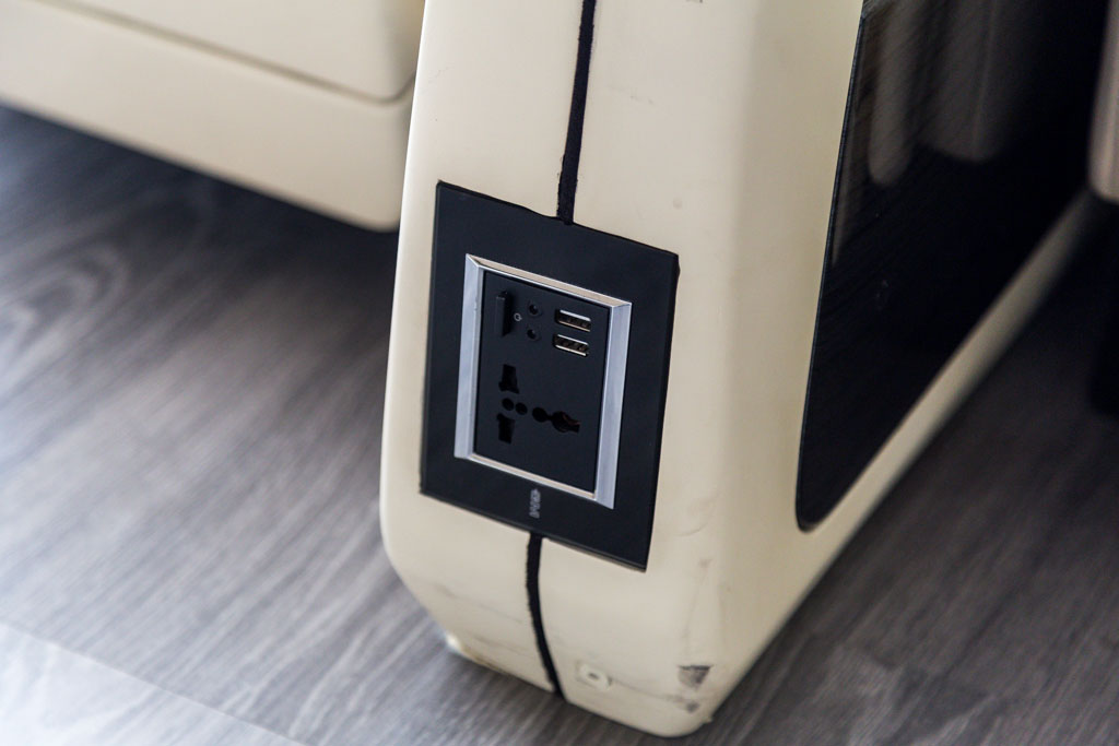 Toyota Hiace Commuter interiors