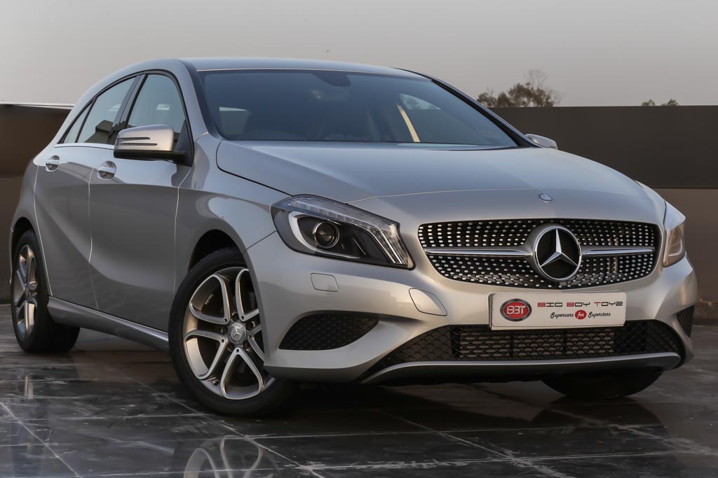 Mercedes-Benz A180 CDI front right view