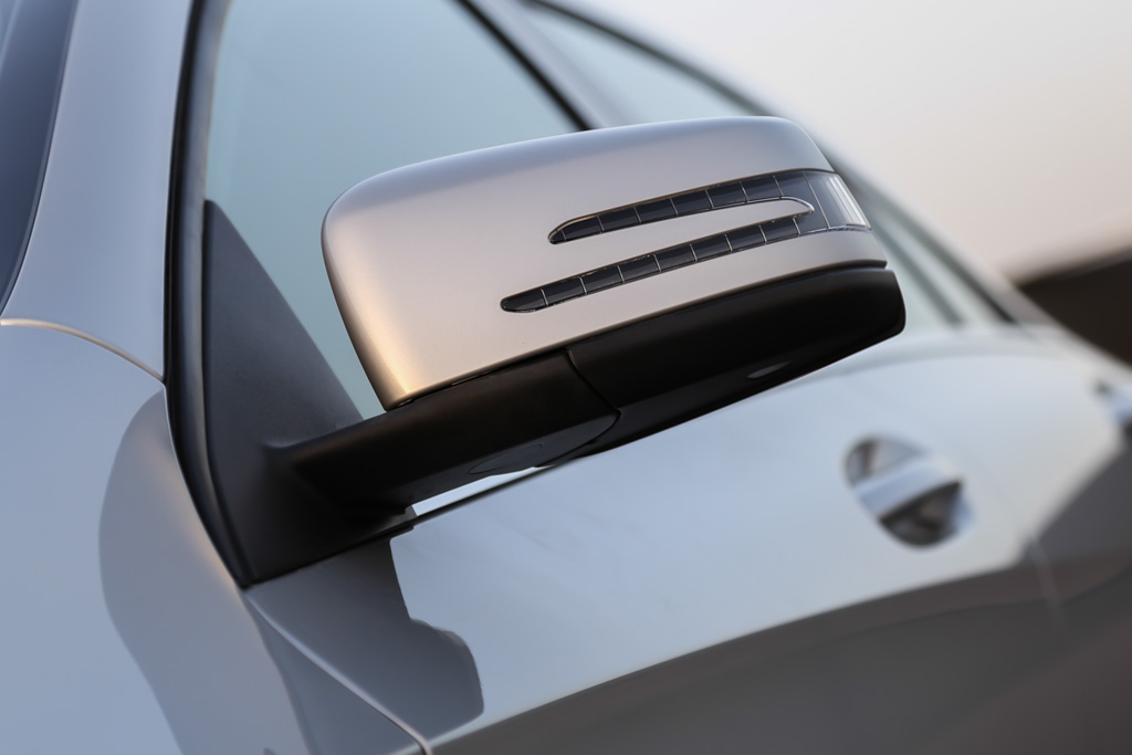 Mercedes-Benz A180 CDI side mirror