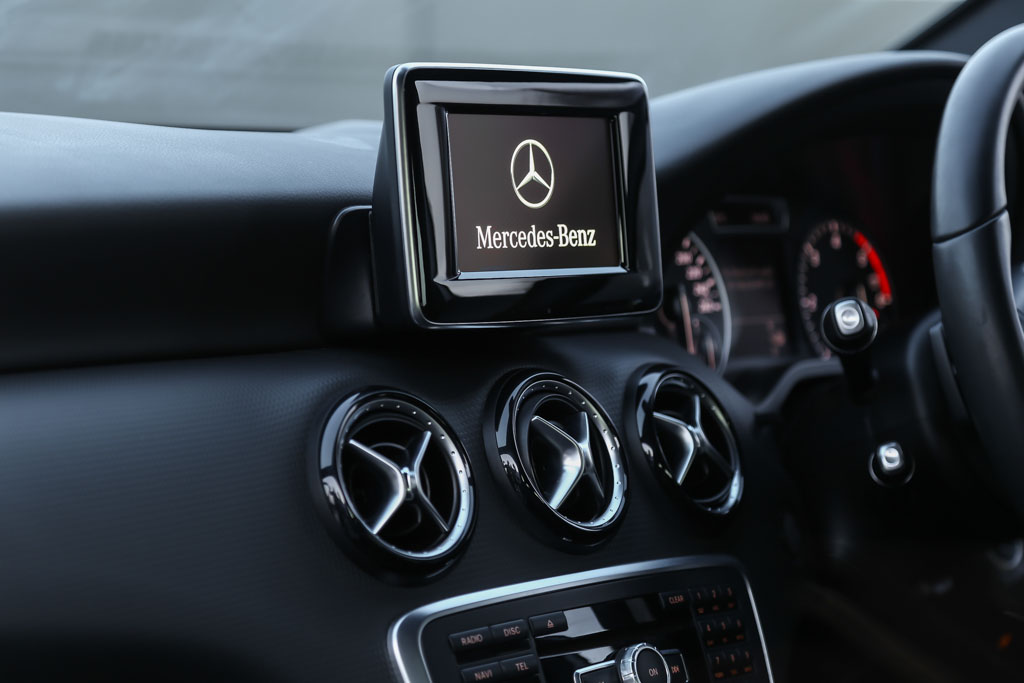 Mercedes-Benz A180 CDI navigation system