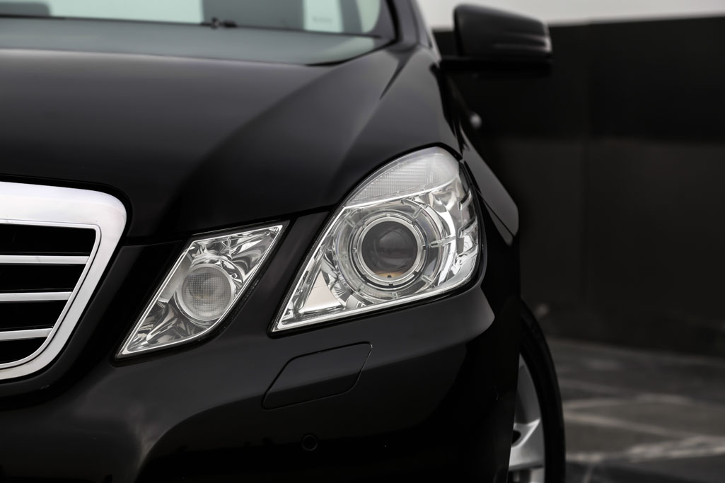 Mercedes Benz E350 CDI headlight