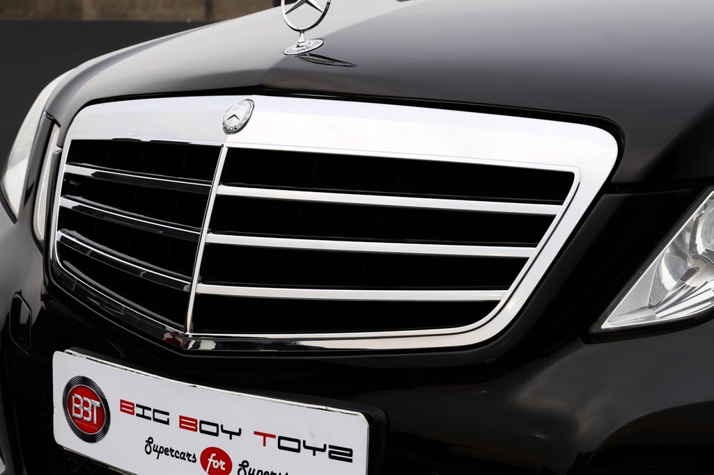 Mercedes Benz E350 CDI grille