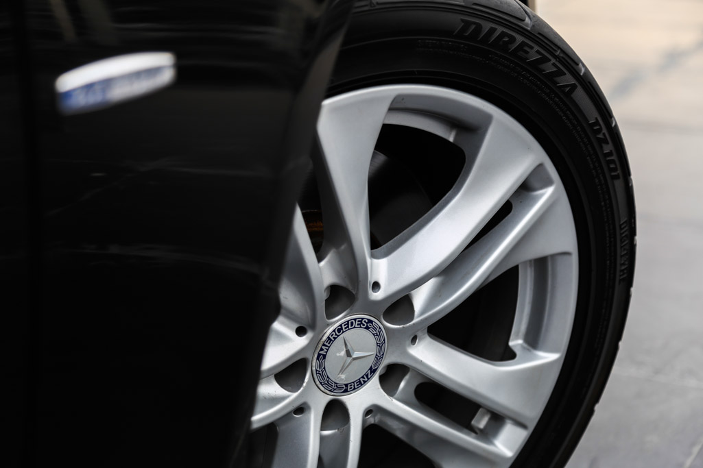 Mercedes Benz E350 CDI wheel