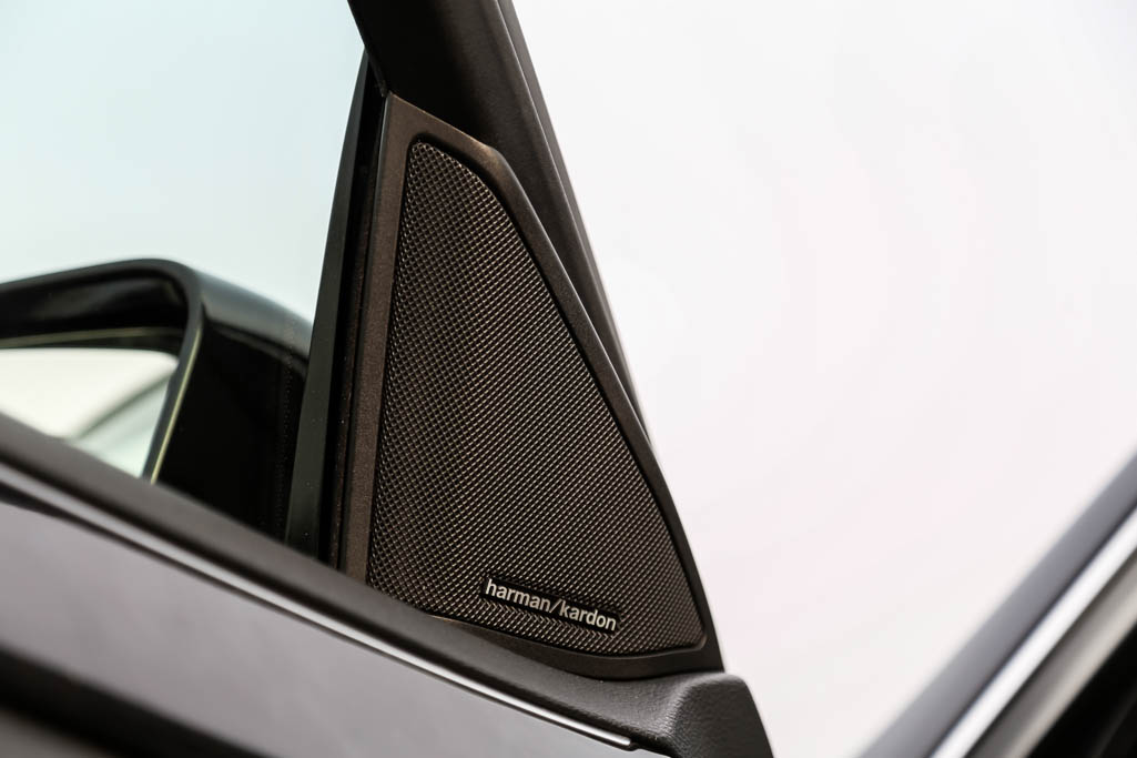 Mercedes Benz E350 CDI speakers