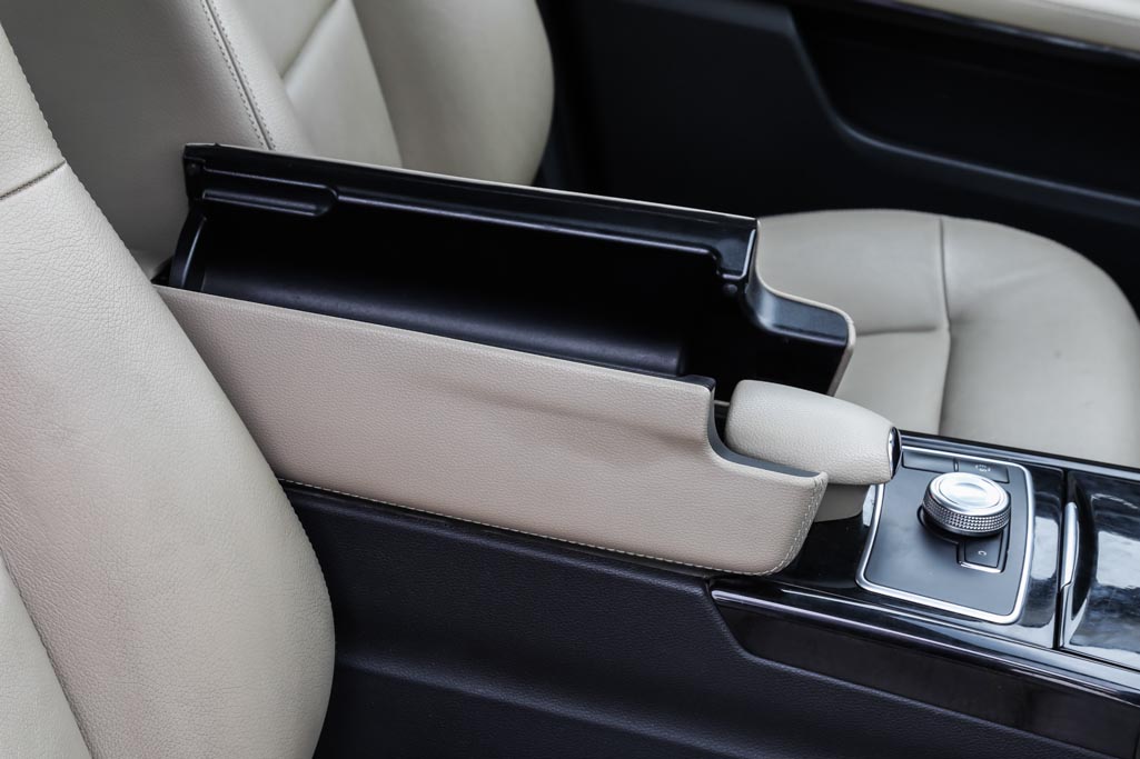 Mercedes Benz E350 CDI arm rest