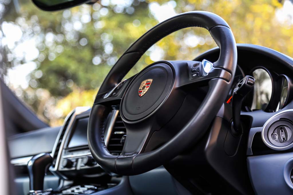 Porsche Cayenne Diesel steering wheel
