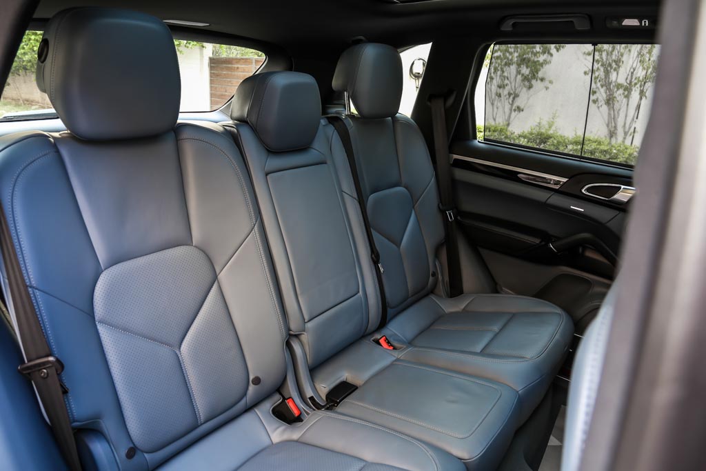 Porsche Cayenne Diesel door view of rear seats