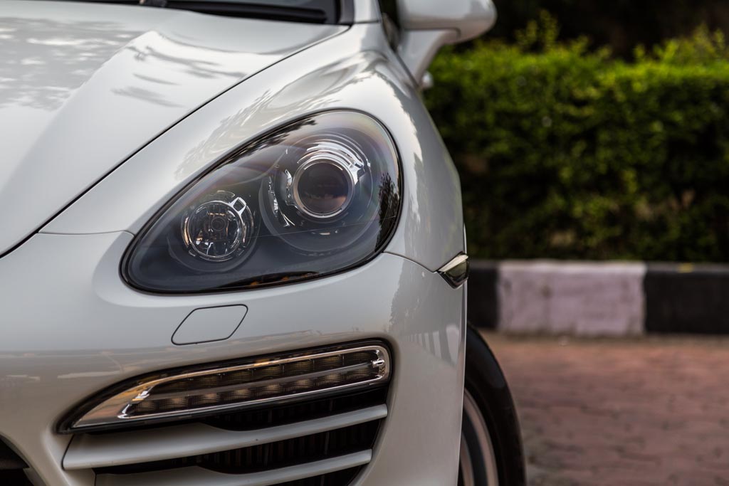 Porsche Cayenne Diesel headlight