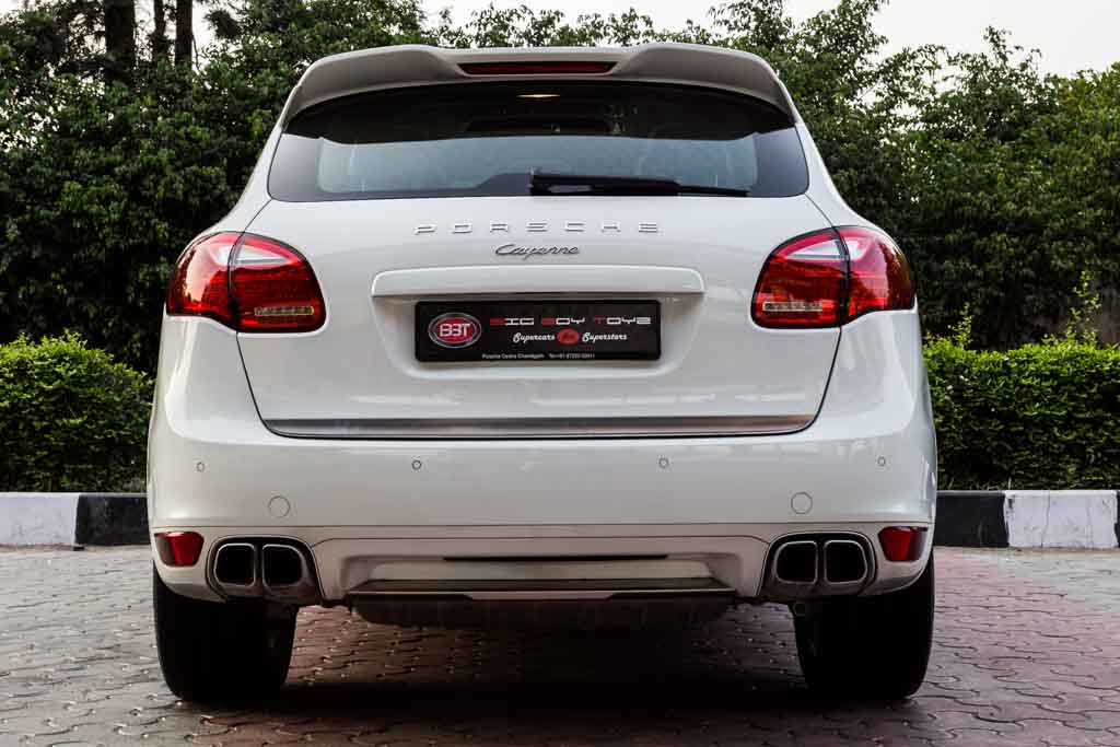 Porsche Cayenne Diesel rear view