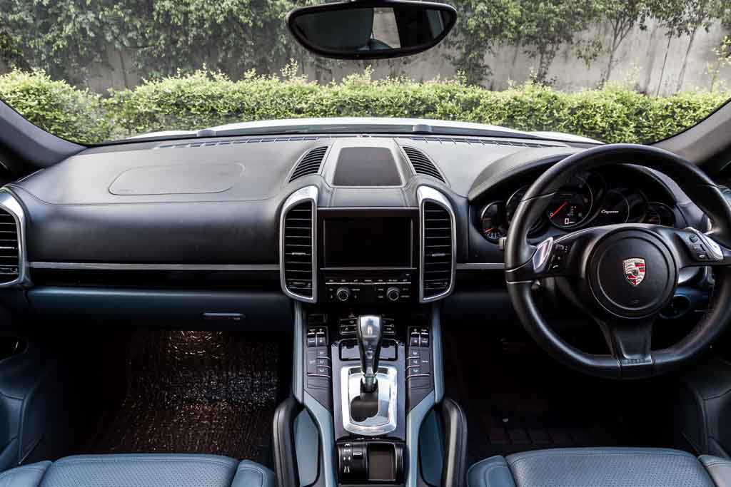 Porsche Cayenne Diesel dashboard 1