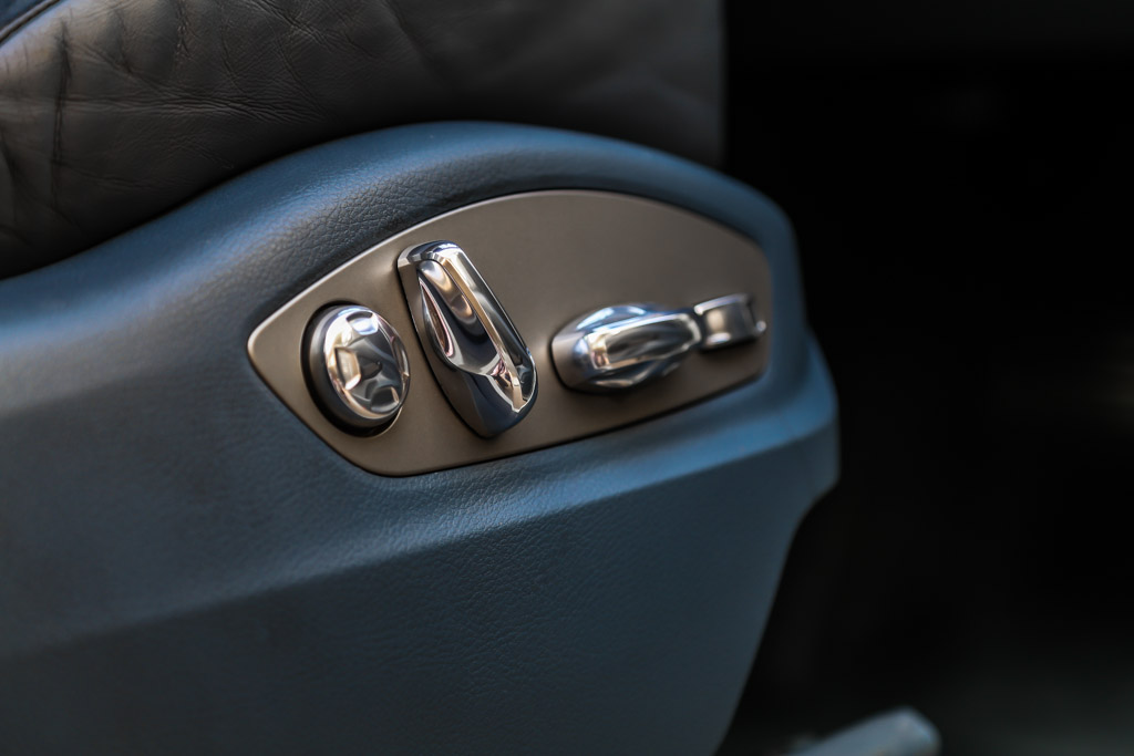 Porsche Cayenne Diesel seat buttons