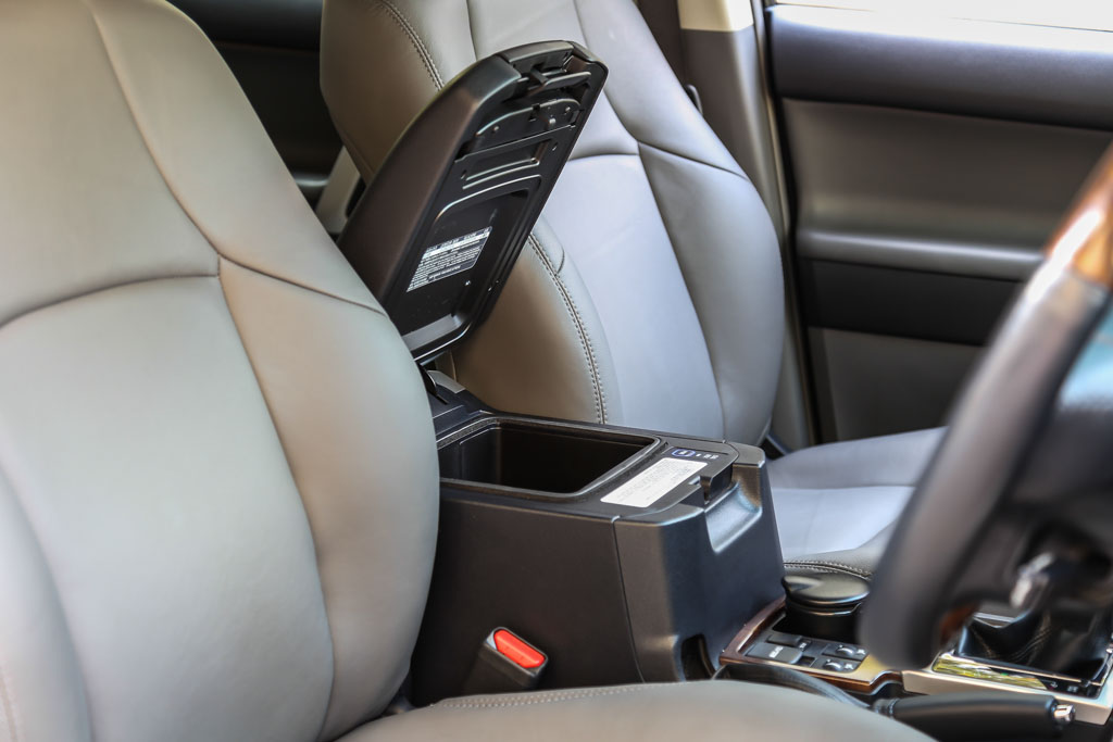 Toyota LandCruiser Prado VXL arm rest