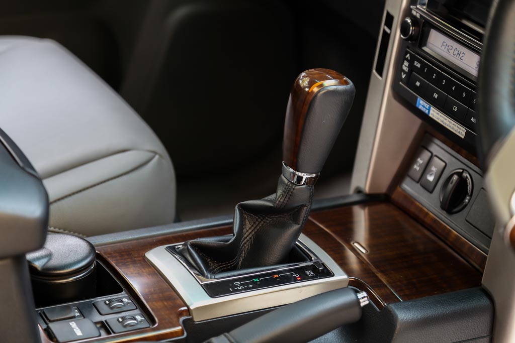 Toyota LandCruiser Prado VXL gear shifter