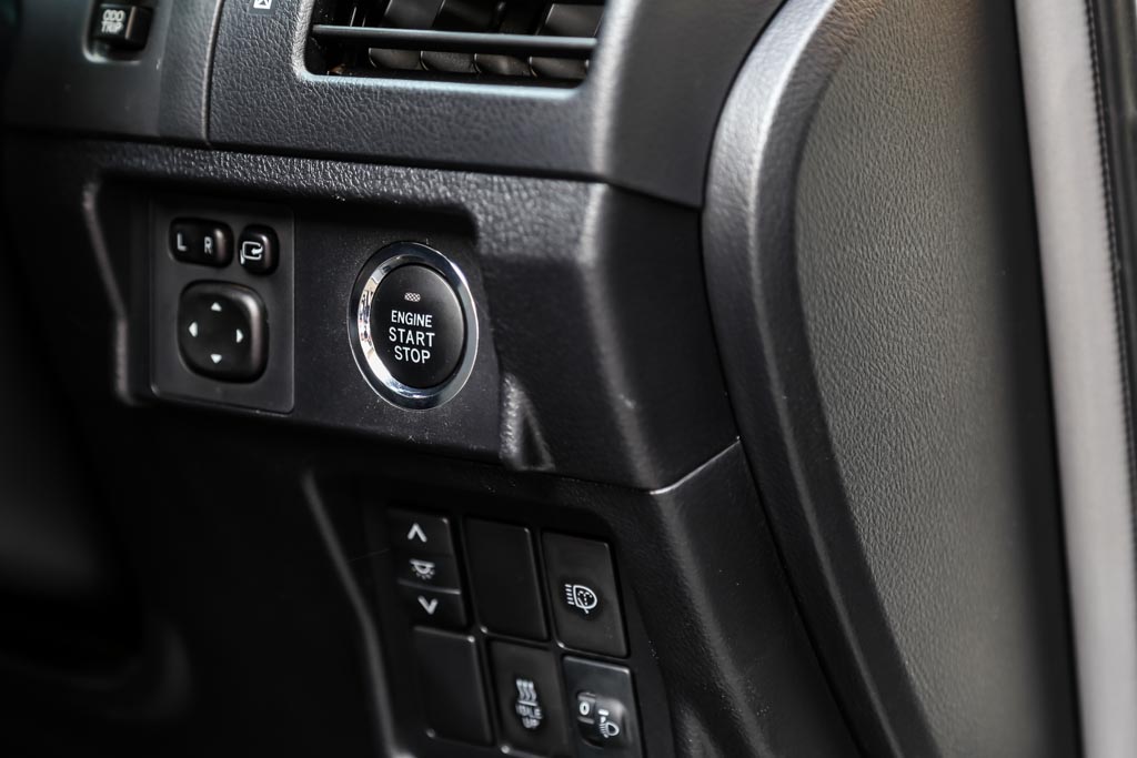 Toyota LandCruiser Prado VXL push button
