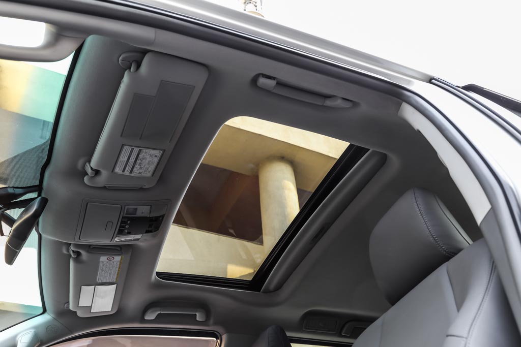Toyota LandCruiser Prado VXL sunroof