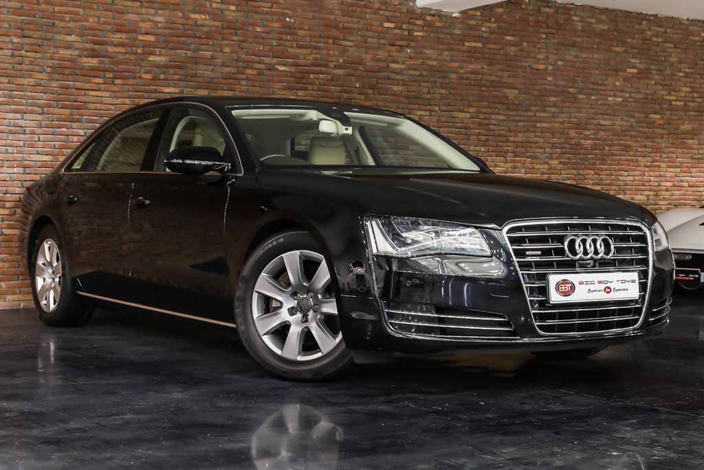Audi A8 L front right view