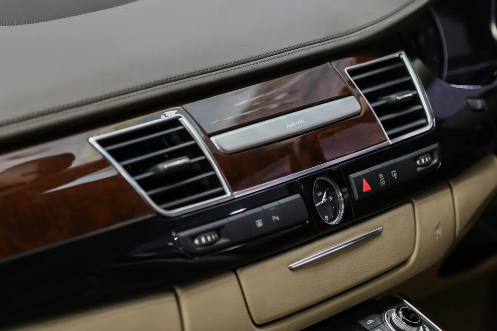 Audi A8 L air vents