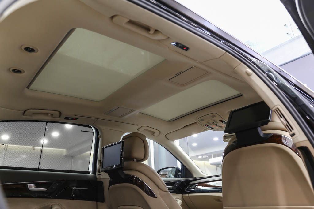 Audi A8 L sunroof 2