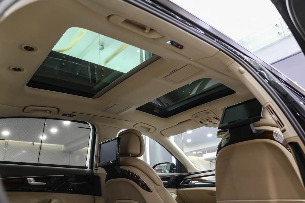 Audi A8 L sunroof 1
