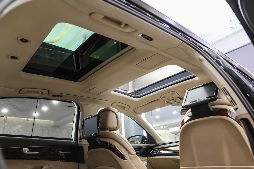 Audi A8 L sunroof