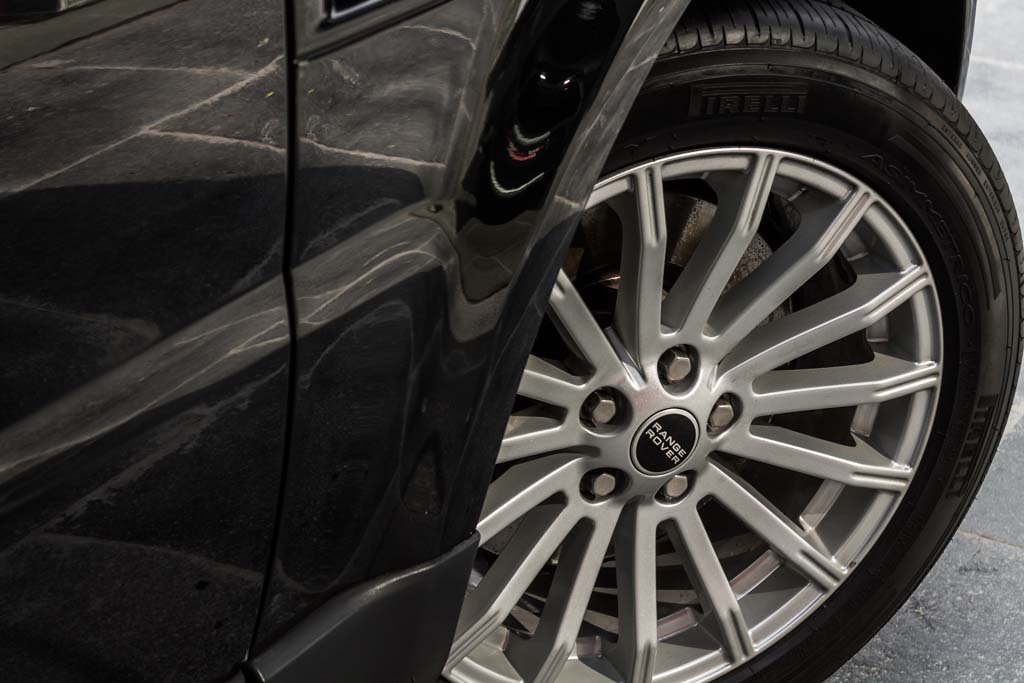 Range Rover Sport SE wheel 1