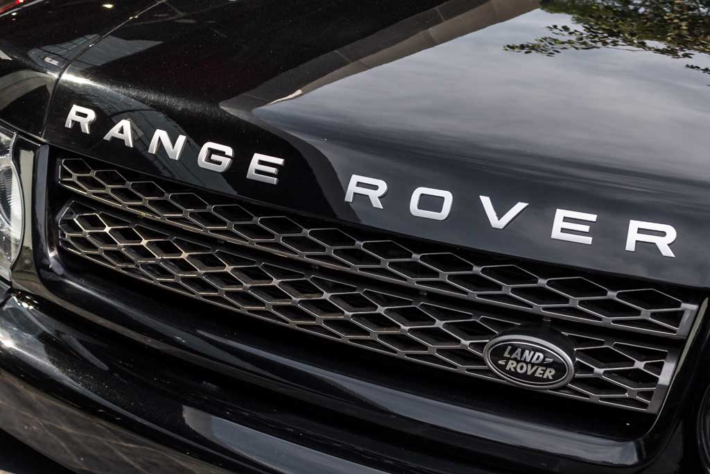 Range Rover Sport SE grille 1