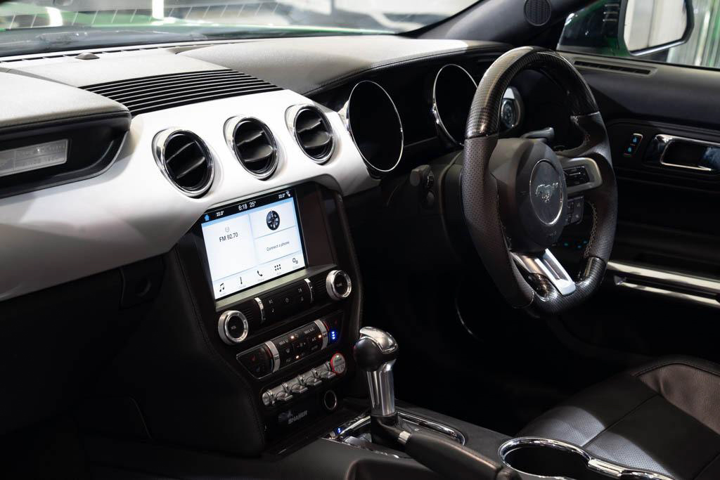 Ford Mustang (w/ Shelby GT500 Bodykit)